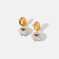 Load image into Gallery viewer, pearl earrings Bee
