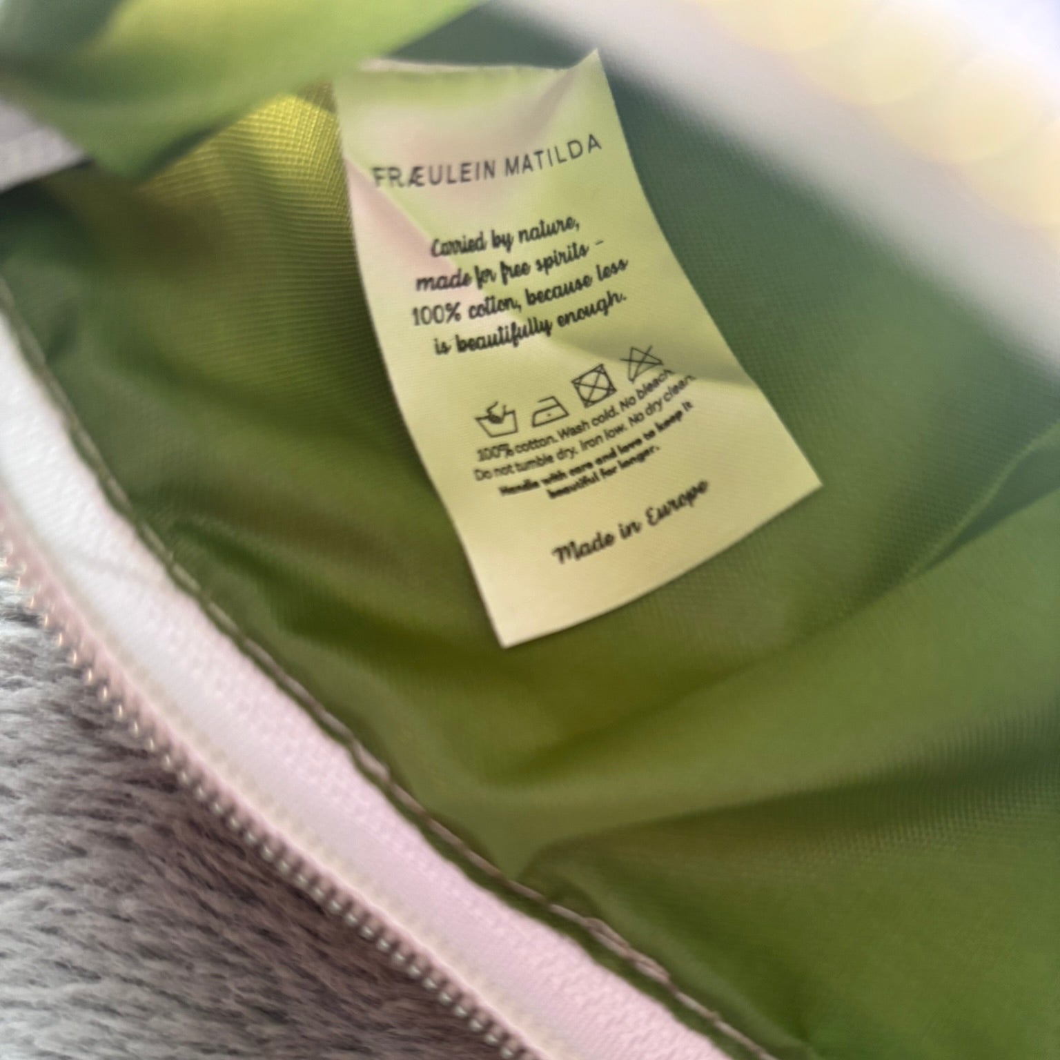 Kosmetiktasche „Florentina“ – Handbestickt & aus 100% Baumwolle